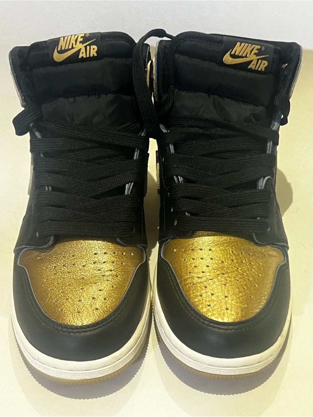 Nike Air Jordan 1 Mid - Black/Gold